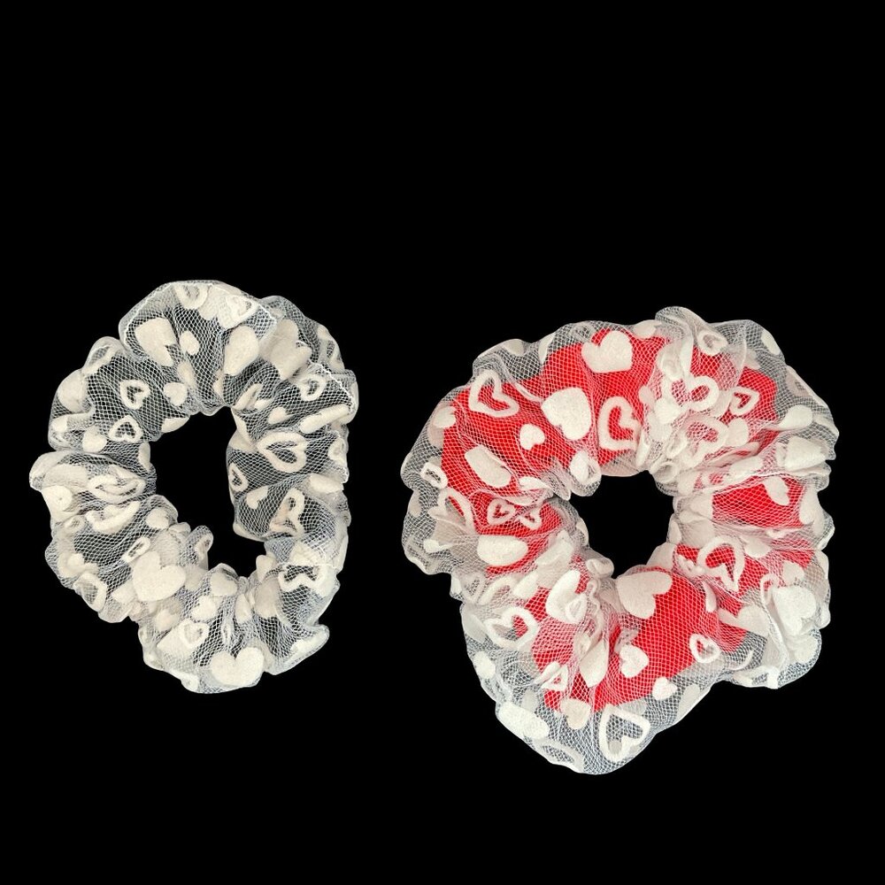 👣 5/$25 - Heart Print Lace Scrunchie Bundle